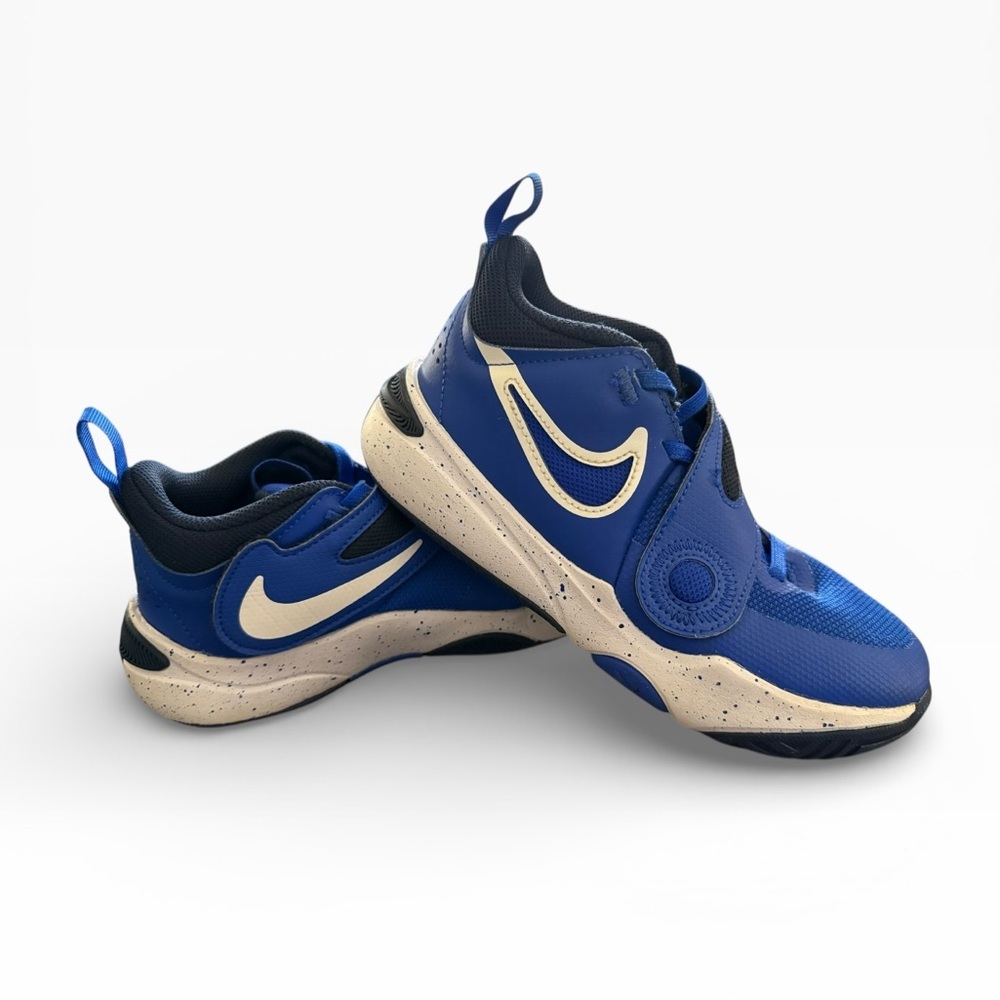 NIKE Team Hustle D 11 Hyper Royal/White Boy's Sneakers-Size 2.5 ( big boy) - Picture 3 of 8